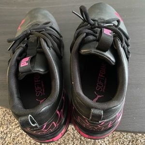 Women’s size 8.5 Puma Sneakers
